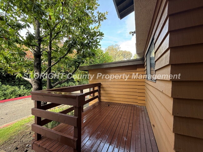 Building Photo - AVAILABLE NOW - 2 Bed / 2.5 Bath Downtown SLO