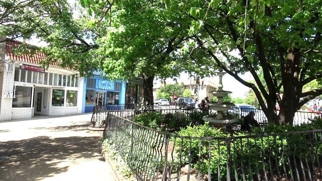 Building Photo - 1325 McLendon Ave NE