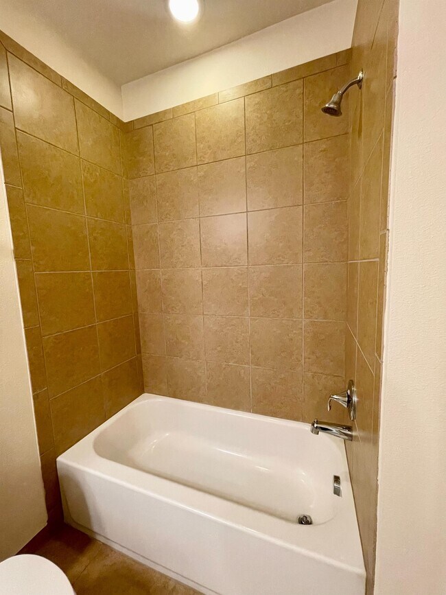 Building Photo - 10132 Eagle Creek Center Blvd