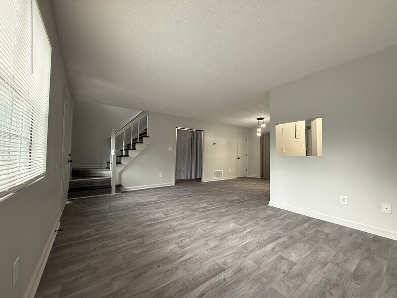 Building Photo - 2081 Drennon Ave