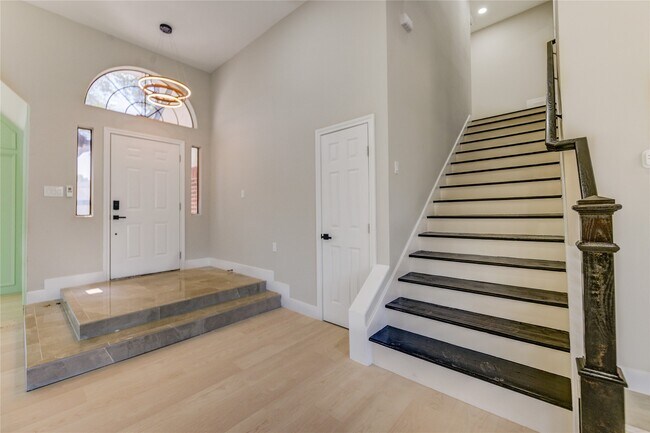 Building Photo - 1901 Canyon Creek Ct