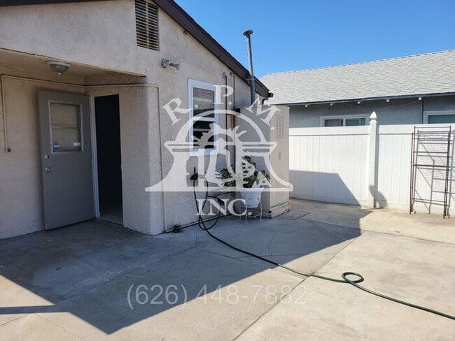 Building Photo - Charming 1-Bedroom Back House in El Monte,...