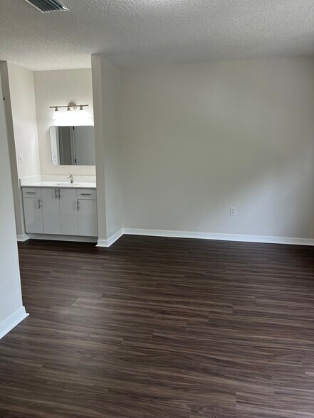 Building Photo - 11487 SW 109th Rd