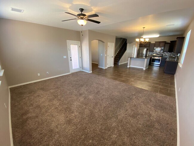 Building Photo - East El Paso LARGE 4bed/2.5bath Refrig A/C!