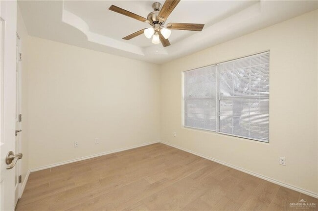 Building Photo - 4921 N 47th St