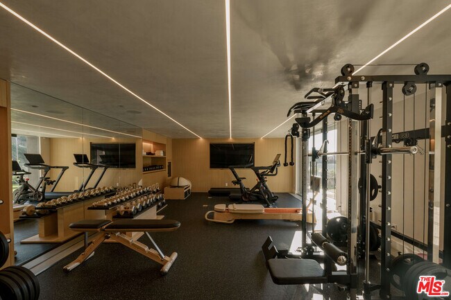 Building Photo - 1778 Viewmont Dr