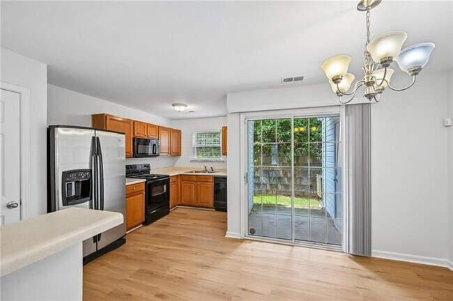 Building Photo - 725 Crestwell Cir
