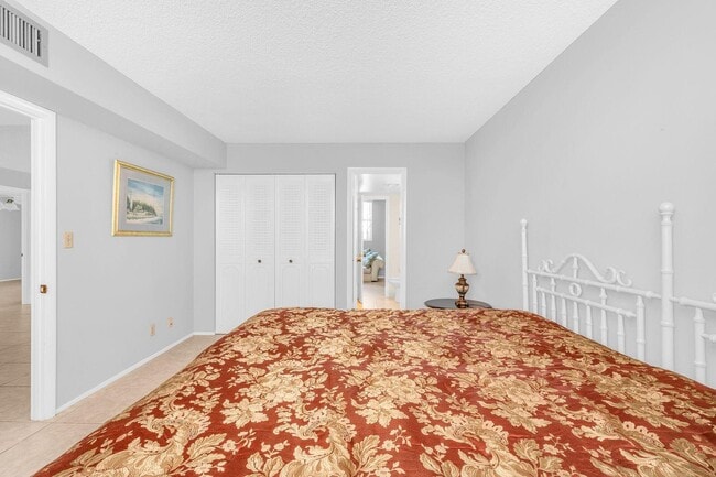 Building Photo - 6461 NW 2nd Ave