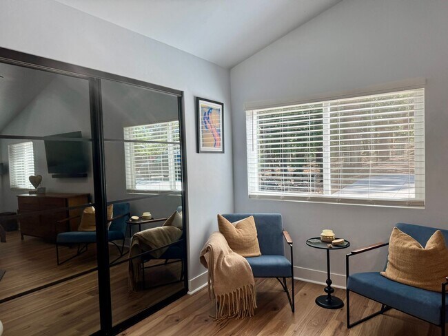 Building Photo - 4425 Sierra Springs Dr