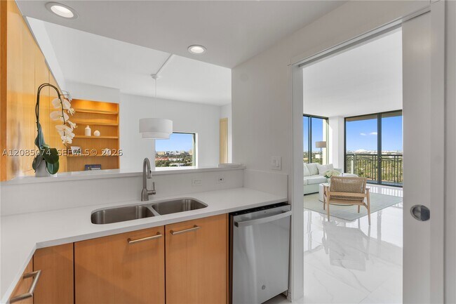 Building Photo - 3350 SW 27th St