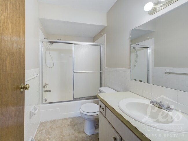 Building Photo - 1365 Chippewa Dr