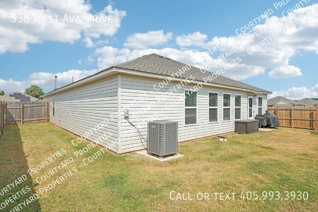 Building Photo - 538 W Ava Dr