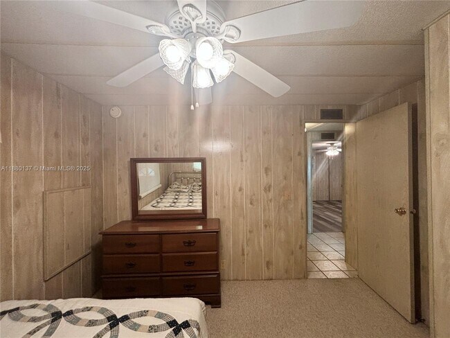 Building Photo - 3930 Country Pl