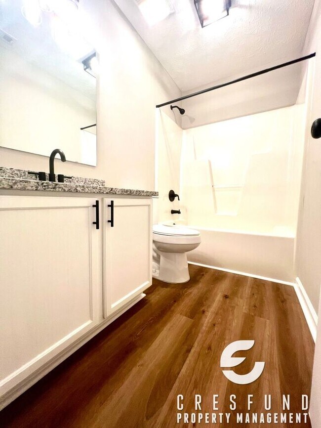 Building Photo - RECENTLY RENOVATED 3 BEDROOM just minutes ...