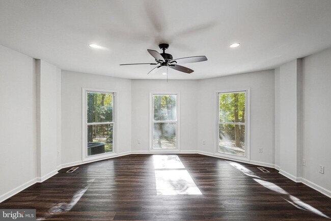 Building Photo - 8115 King Arthurs Ct