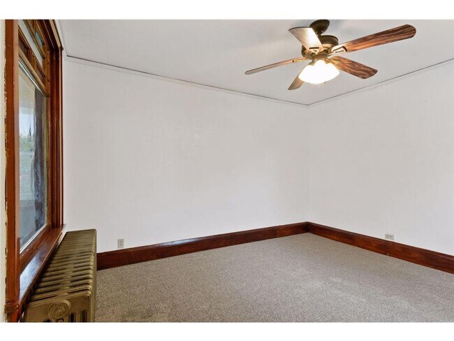 Building Photo - 311 23rd Ave NE