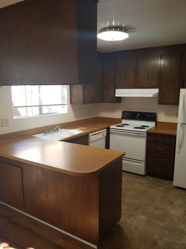 Building Photo - 2011 Alta Loma St
