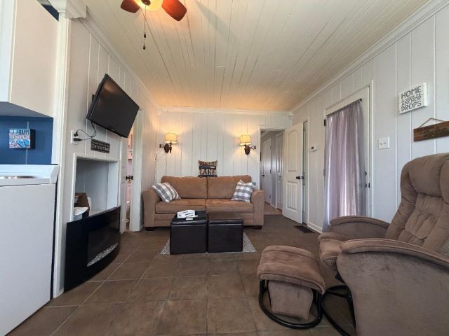 Building Photo - 105 Chambers Point