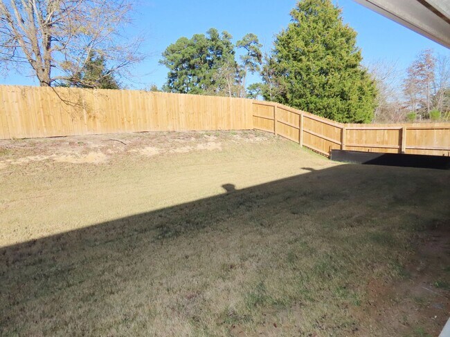 Building Photo - Stunning 4 Bedroom, 2 Bath Home in Lindale