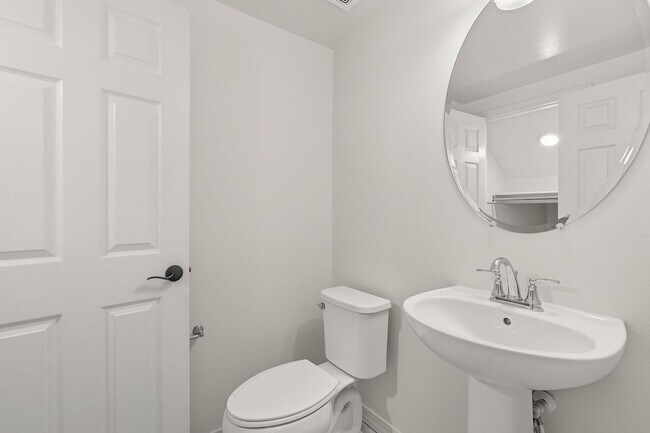 Building Photo - Three Bedrooms! Newer Neighborhood - conve...
