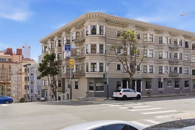 Building Photo - 903 Pine St