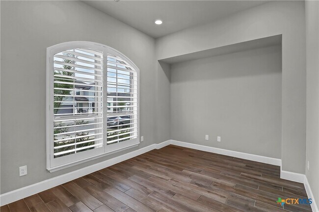 Building Photo - 524 Teakmill Trail