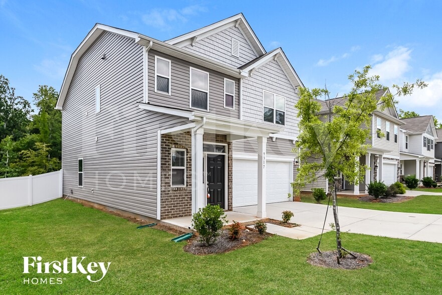 Building Photo - 9317 Sloan Forest Dr