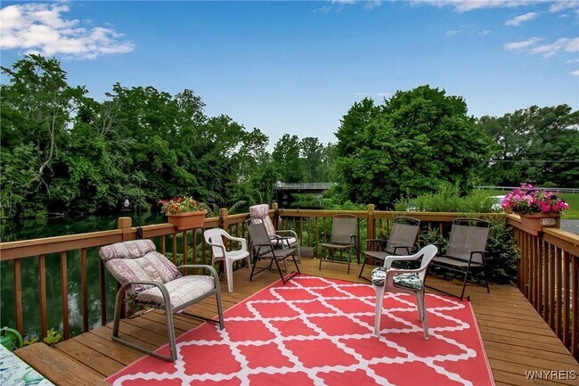 Building Photo - Charming 2BR Condo in Niagara Falls