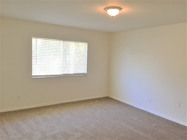 Building Photo - 12639 Longcrest Dr