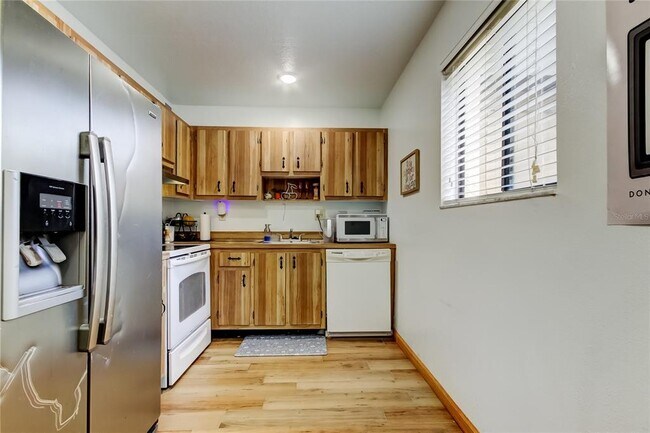 Building Photo - 11720 Raintree Dr