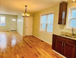 Building Photo - 1115 W 18th Pl