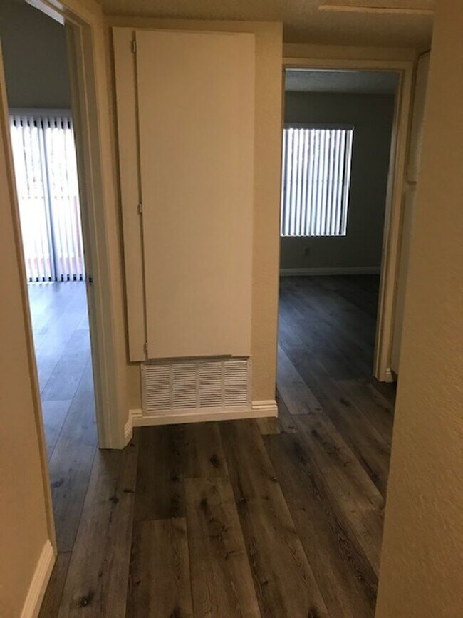 Building Photo - Rancho Meadows