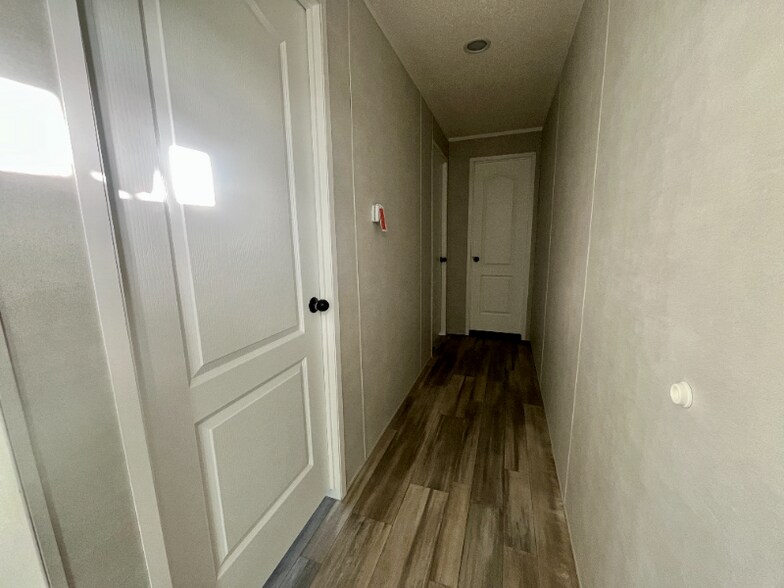 Building Photo - 1405 Elm Hills Blvd