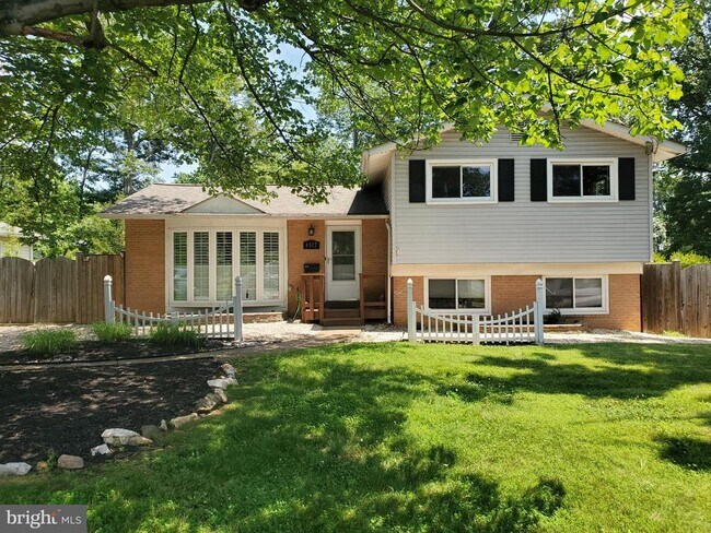 Building Photo - 4517 Mayfield Dr
