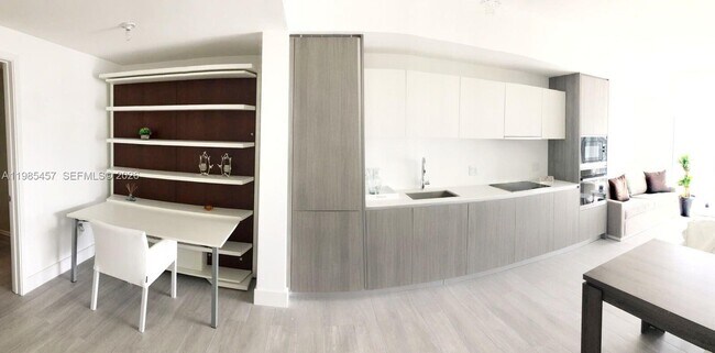 Building Photo - 2900 NE 7th Ave