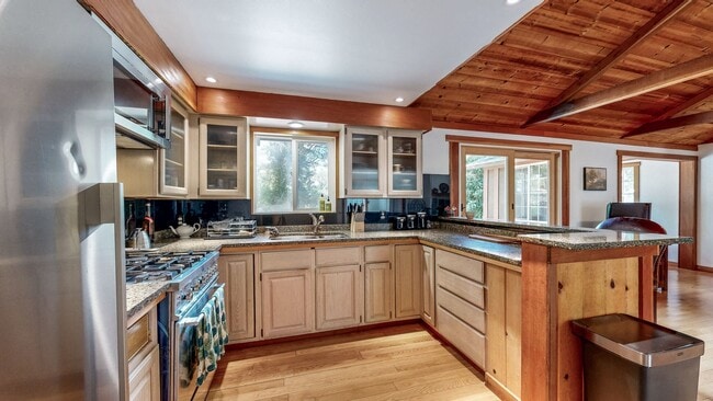 Building Photo - 1250 Bentley Dr