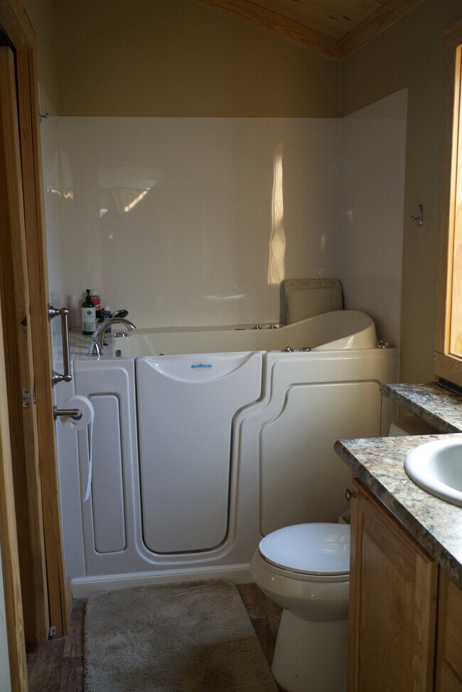 Building Photo - 7009 S I-35 Frontage Rd