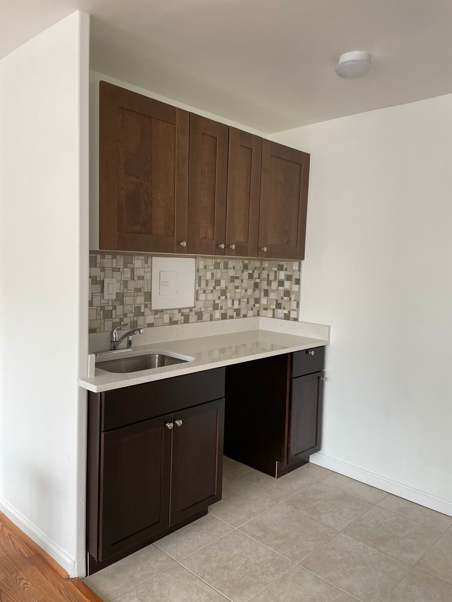 Building Photo - 522 21st St NW