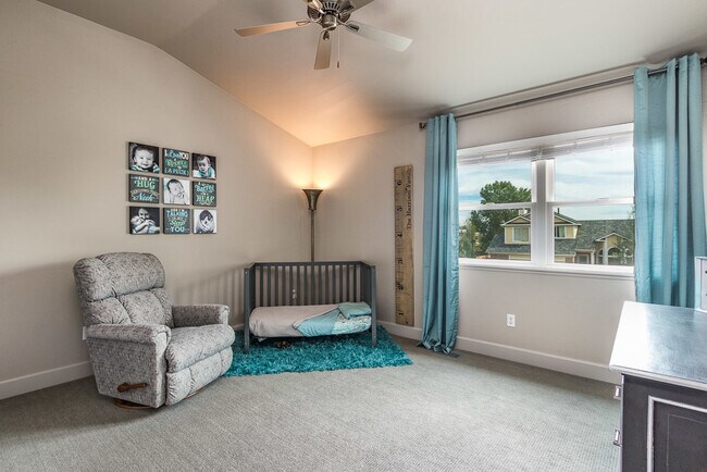 Building Photo - Updated Broadmoor Glens!