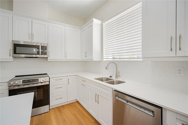 Building Photo - 13614 N 22nd St
