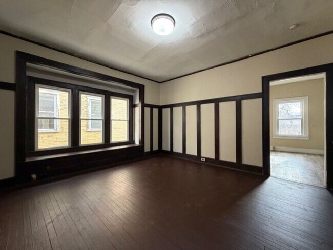 Building Photo - 457/459 E Madison Ave