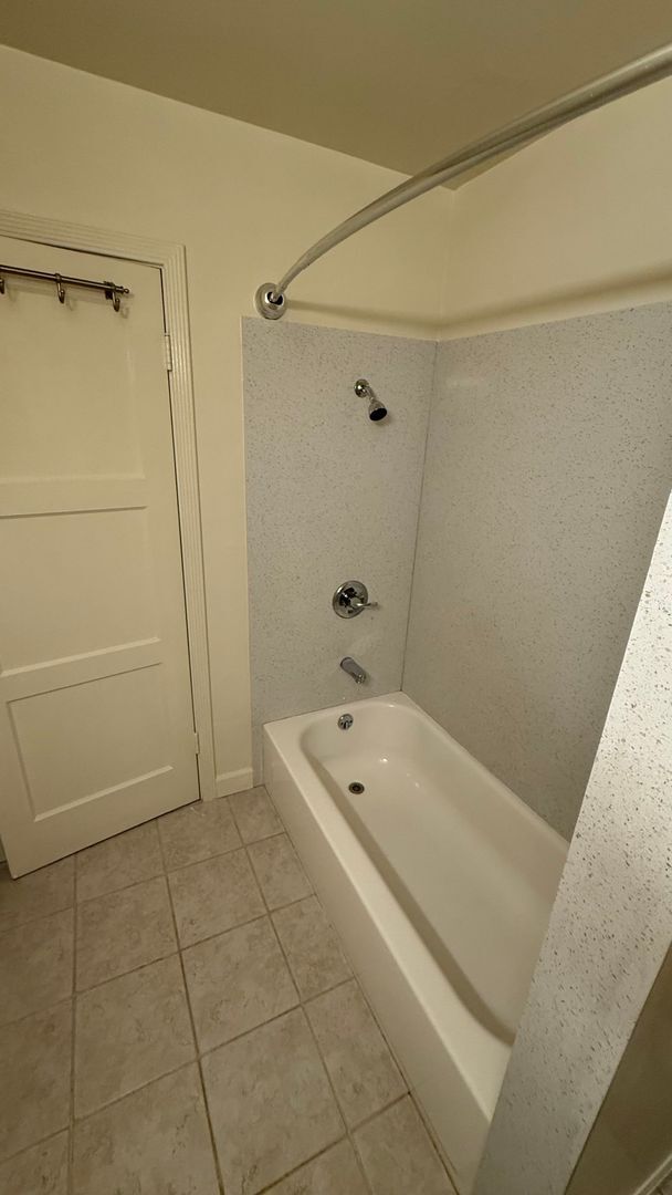 Building Photo - 216 Anita Rd