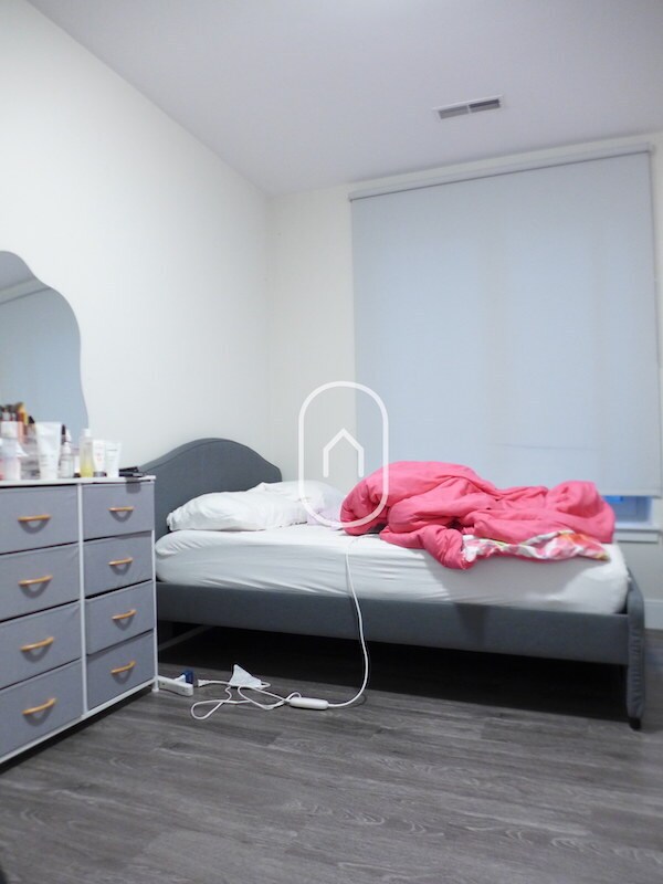 Building Photo - 19 Saint Cyprians Pl