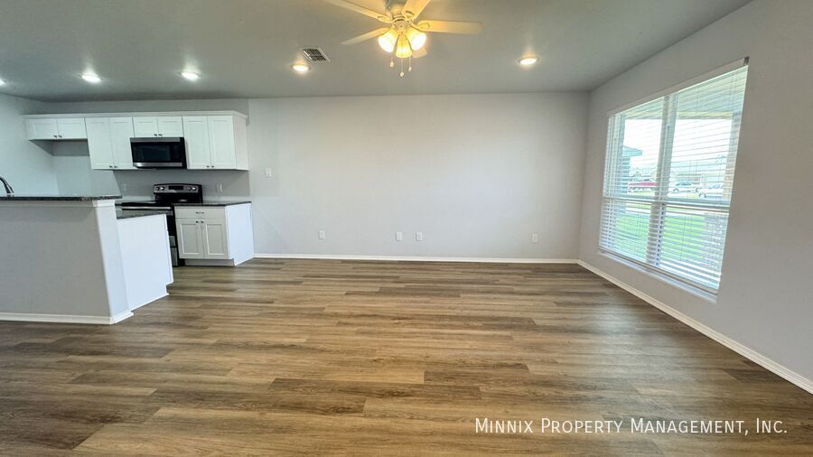 Building Photo - 8415 10th Pl