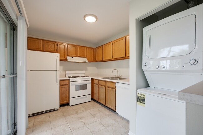 Building Photo - 546 E Shag Bark Ln