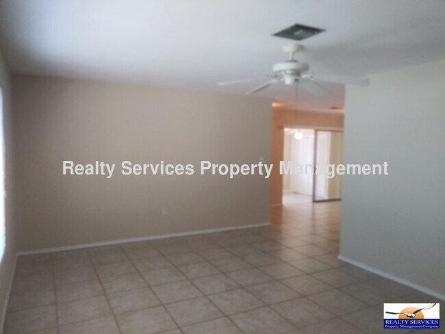 Building Photo - DESIRABLE MCGREGOR AREA!!!