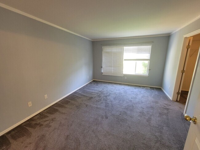 Building Photo - Charming Sammamish Home | 3 Bed + 2.5 Bath