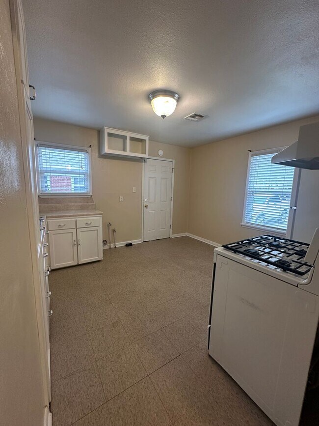 Building Photo - 332 Babb Dr