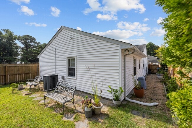 Building Photo - 3500 Bunyan Rd