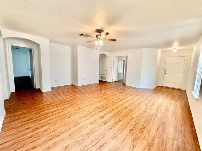 Building Photo - 17204 Ardisia Dr